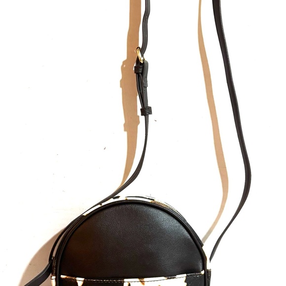 Wild fable cow print crossbody handbag - Picture 4 of 8